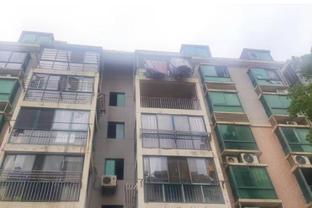 Mặt bài! Cửa sổ thành phố ven sông Hoàng Phố Thượng Hải thắp đèn cho Argentina, kỷ niệm một năm vô địch World Cup